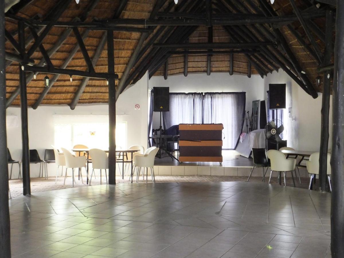 Suzie'S Loft - Nude - Suneden Family Naturist Resort Pretoria-Noord Exteriör bild
